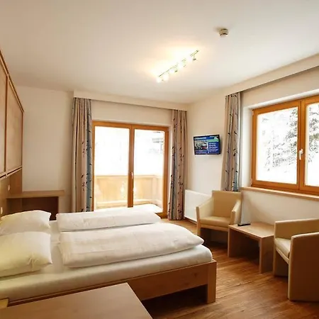 Familien & Wohlfuhlhotel Johanneshof Ξενοδοχείο Σάαλμπαχ-Χίντεργκλεμ